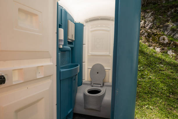 Porta potty delivery and setup in Patton Village, TX